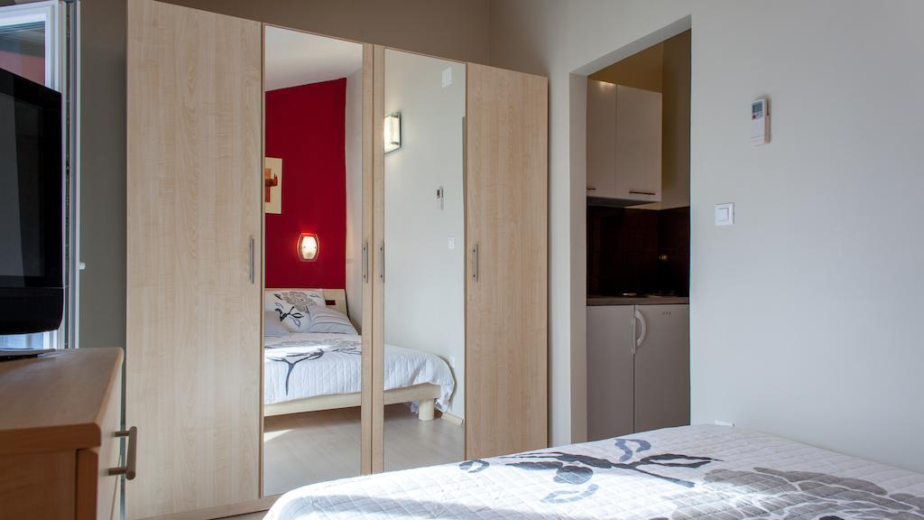 Apartments Toni Omiš Δωμάτιο φωτογραφία