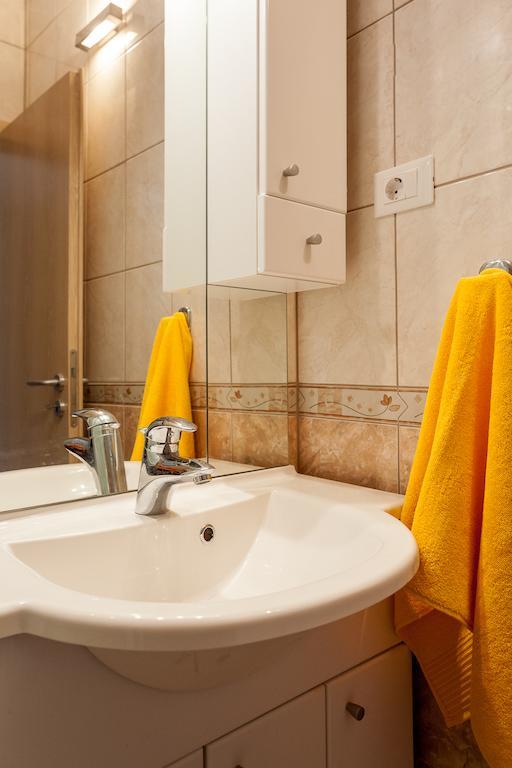 Apartments Toni Omiš Δωμάτιο φωτογραφία