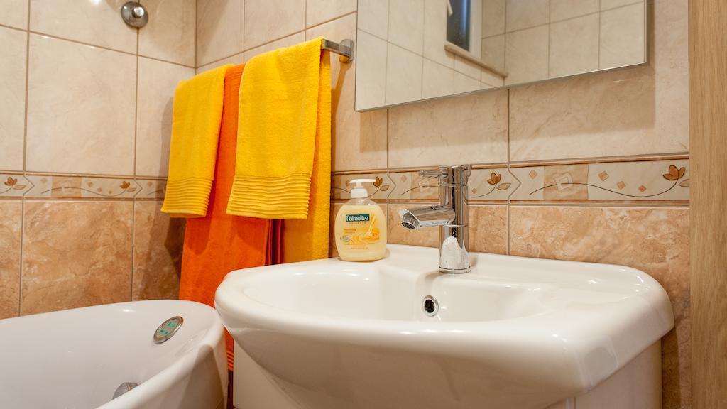 Apartments Toni Omiš Δωμάτιο φωτογραφία