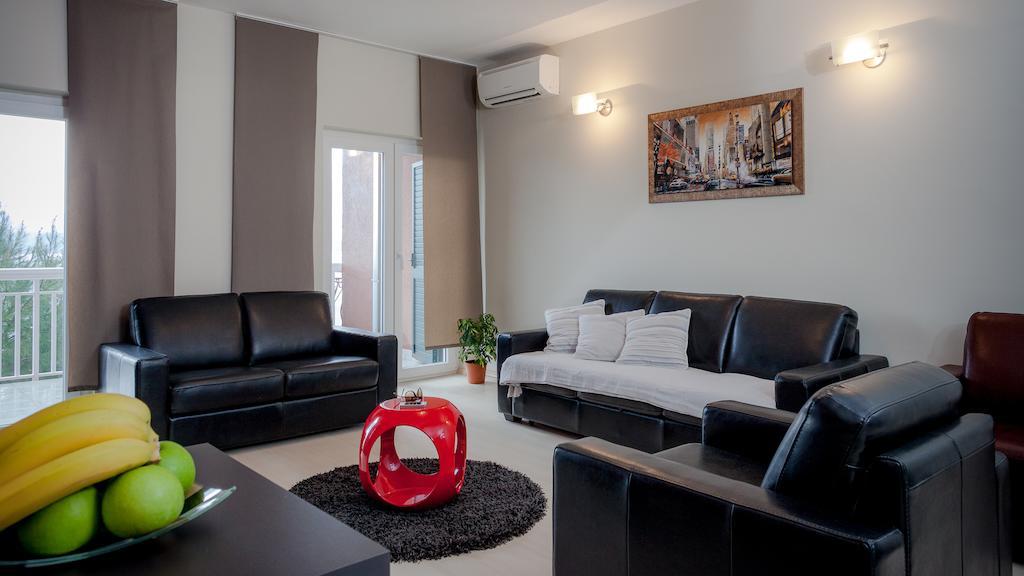Apartments Toni Omiš Δωμάτιο φωτογραφία